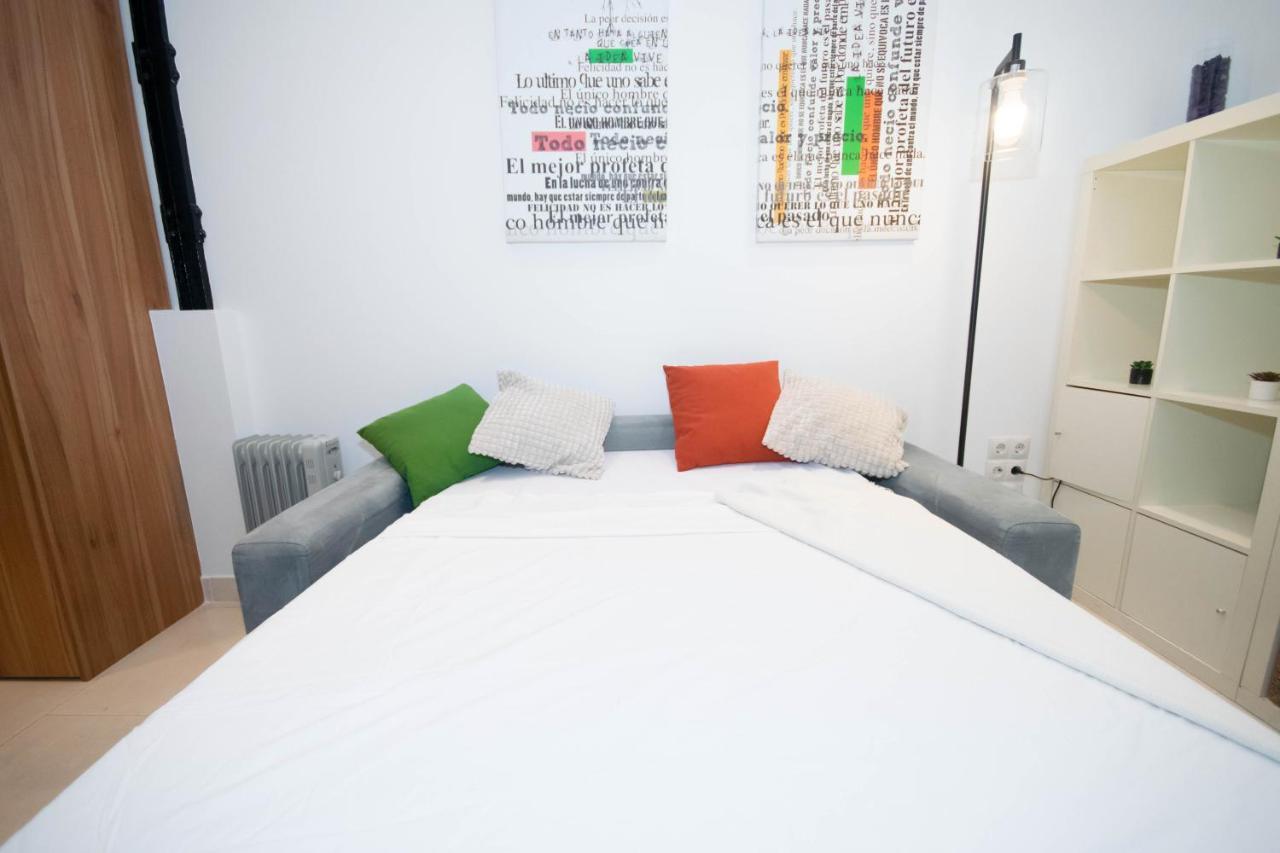 For You Rentals Apartamento Temporal Con Encanto En Malasana Min24 Madrid Exterior photo