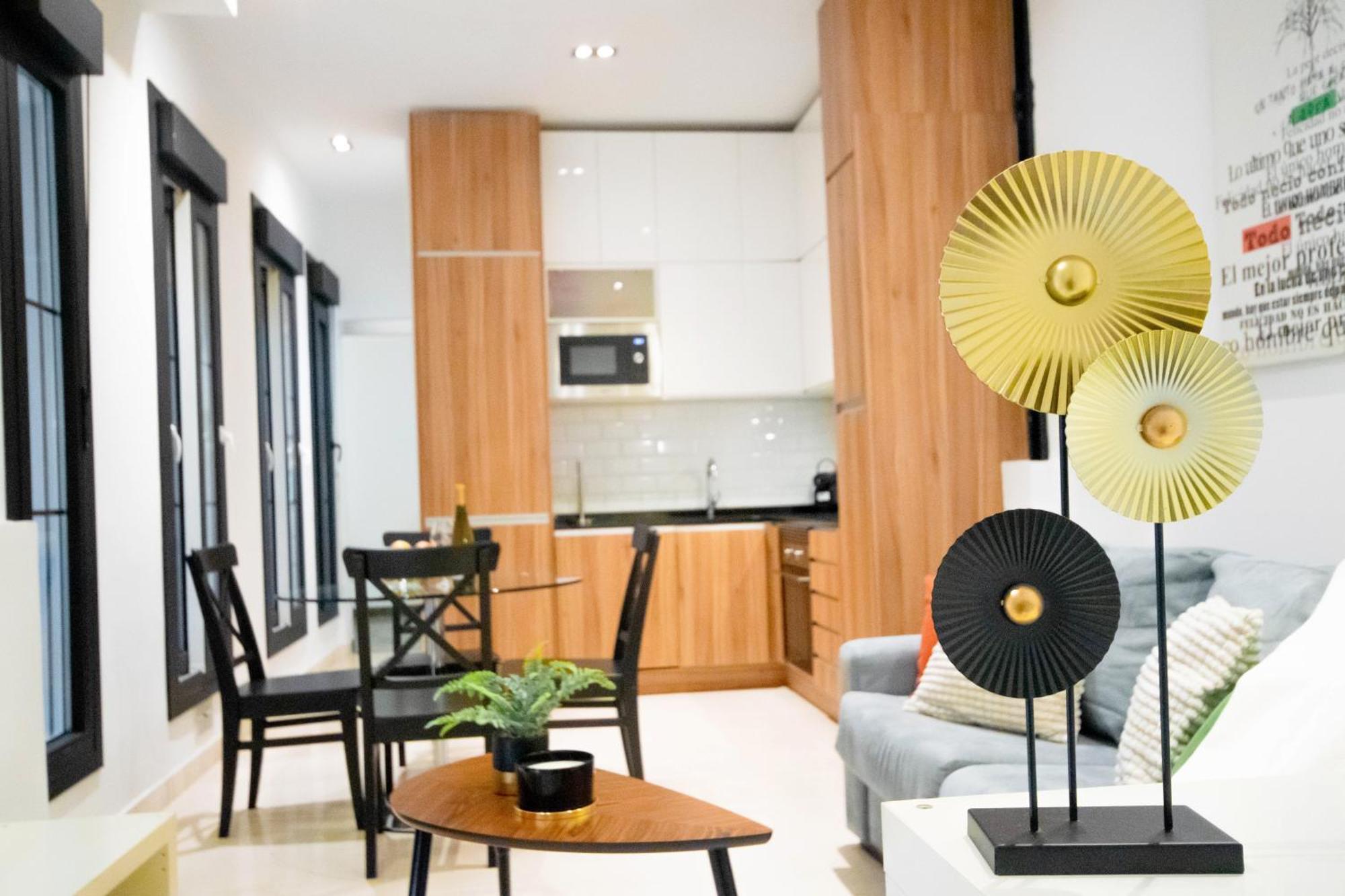For You Rentals Apartamento Temporal Con Encanto En Malasana Min24 Madrid Exterior photo